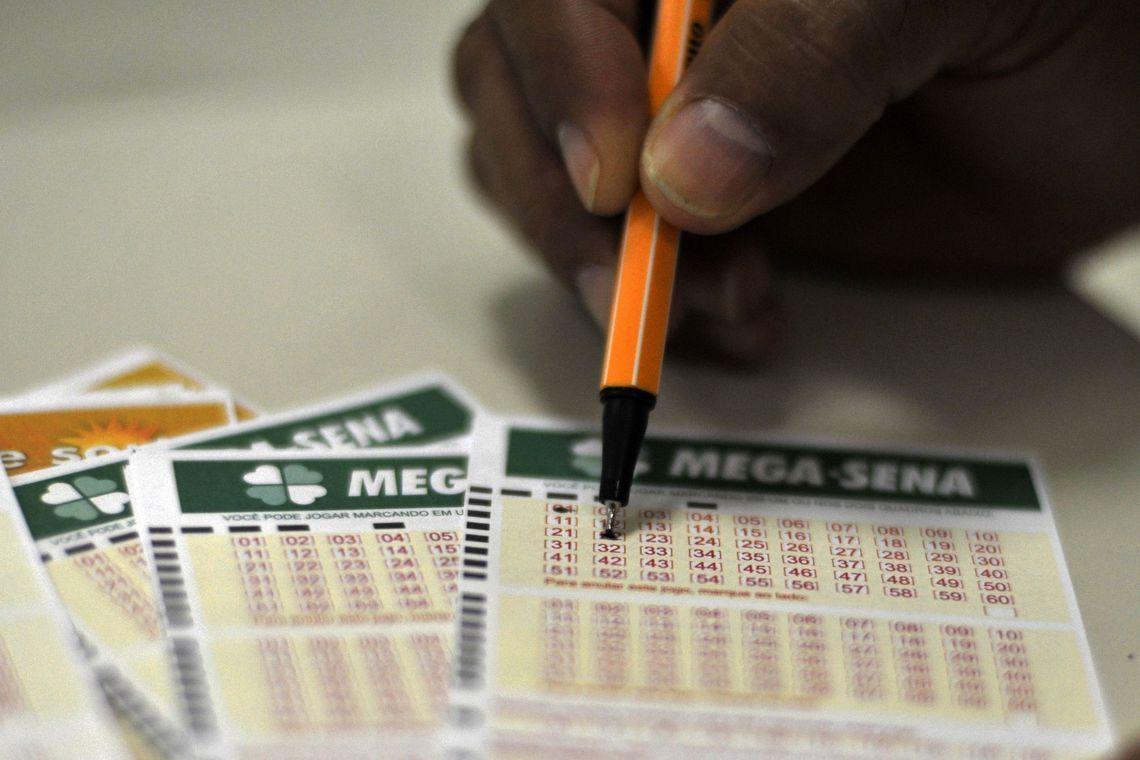 Apostar na loteria fica mais caro; Mega-Sena vai custar R$ 4,50