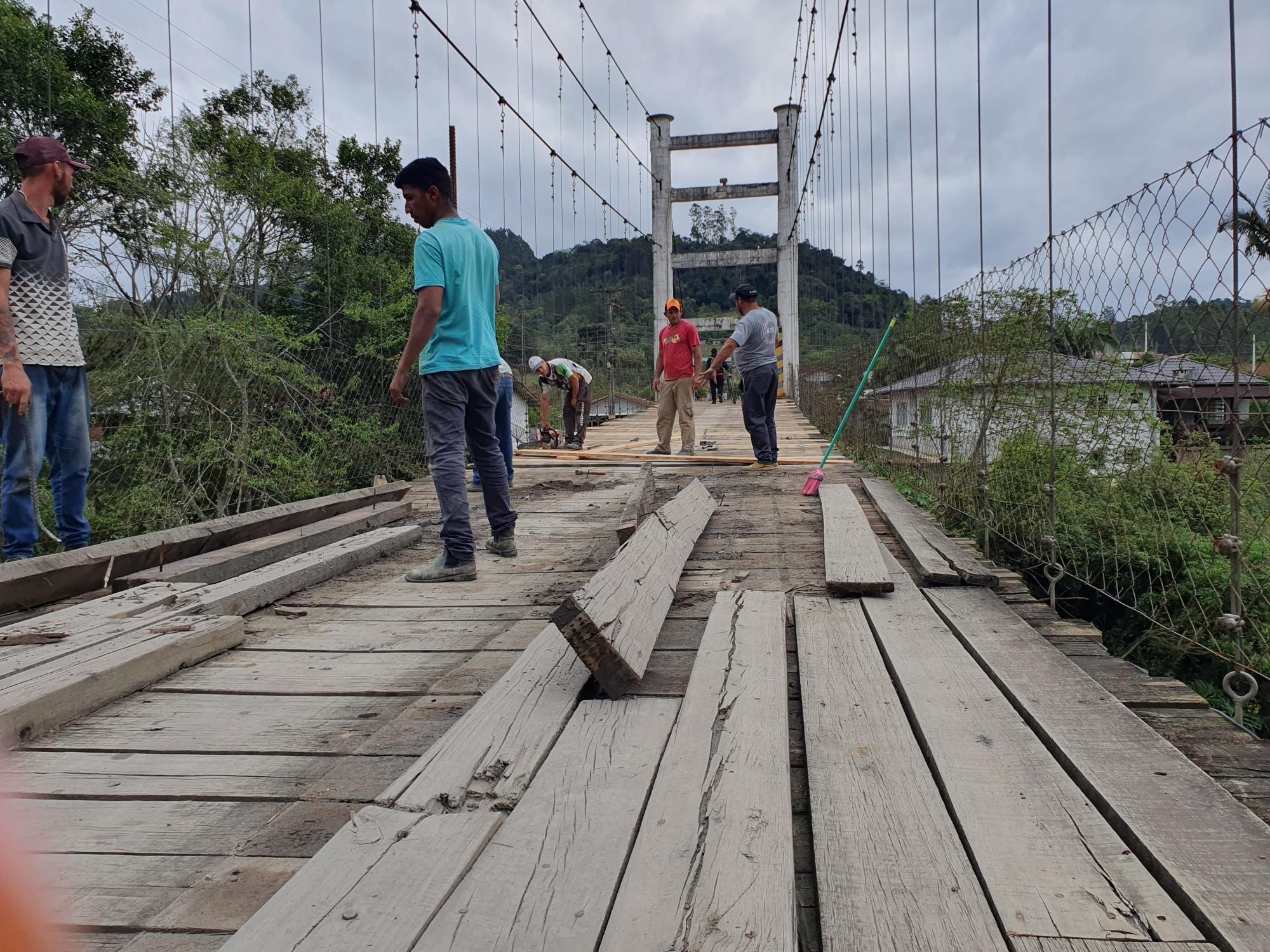 Atenção para interdição total da ponte de arame no Bairro Salto Grande