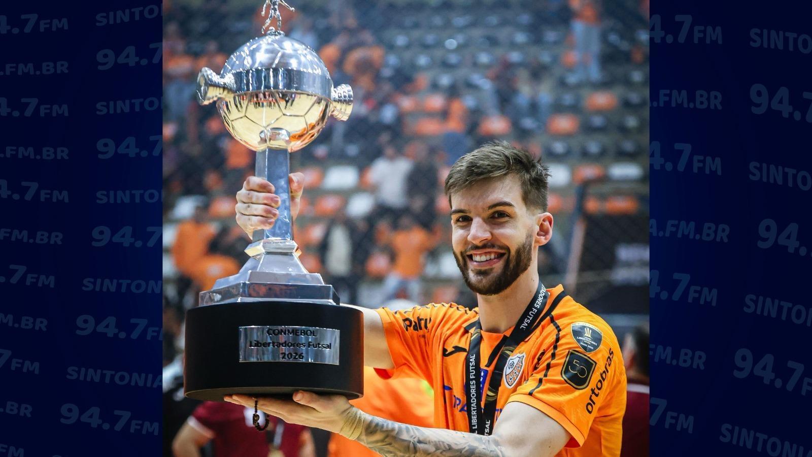 Atleta de Imbuia conquista Libertadores de Futsal com Carlos Barbosa