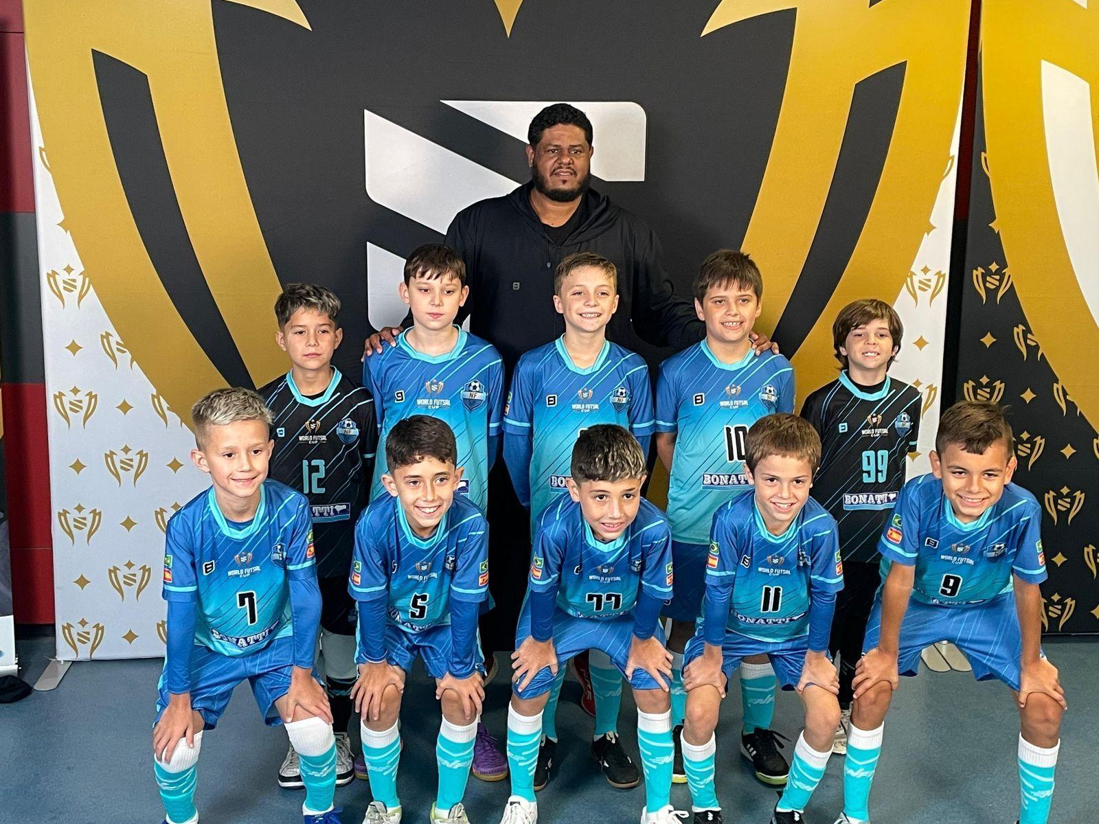 Atleta de Ituporanga conquista título mundial de futsal Sub-9 na Espanha