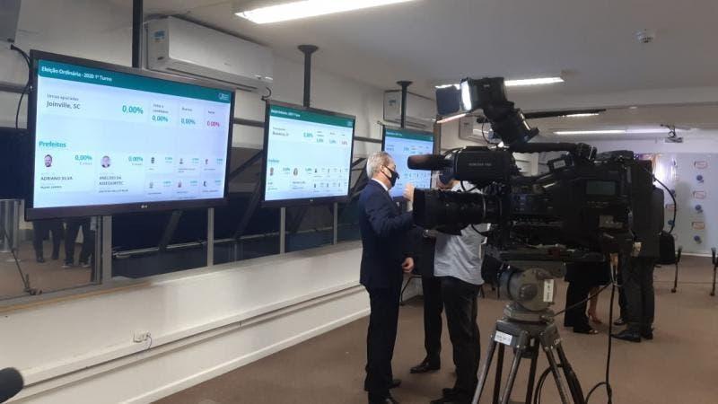 Atraso na apuração de votos foi causado por fila, diz TSE 
