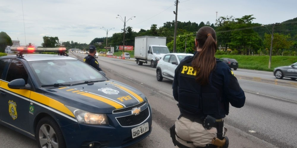 Atropelamento deixa três pessoas feridas na BR-470