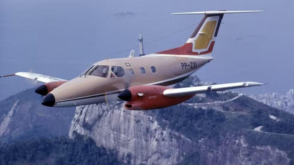 Avião que saiu de Florianópolis cai em SP e todos morrem