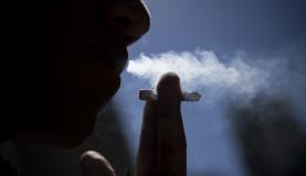 Anvisa publica novas regras de advertência em maços de cigarro 