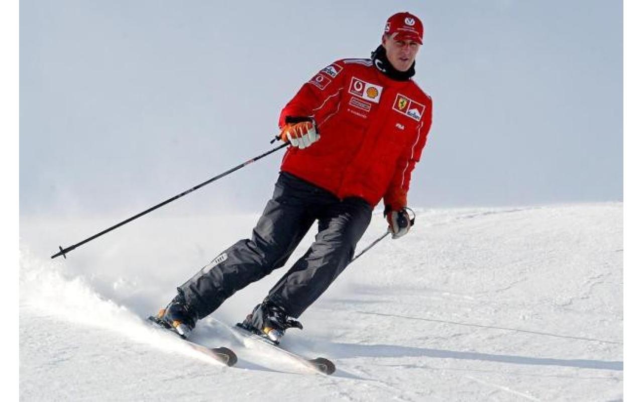 Schumacher sai do estado de coma e deixa o hospital, afirma porta-voz