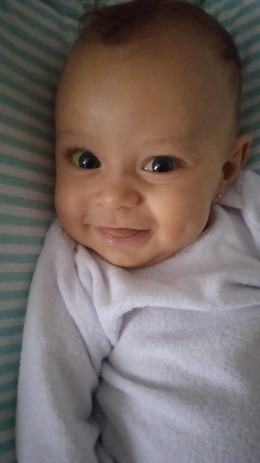 Bebê de quatro meses aguarda por transplante hepático