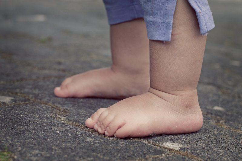 Bebê morre atropelado por carro da família no Oeste de SC