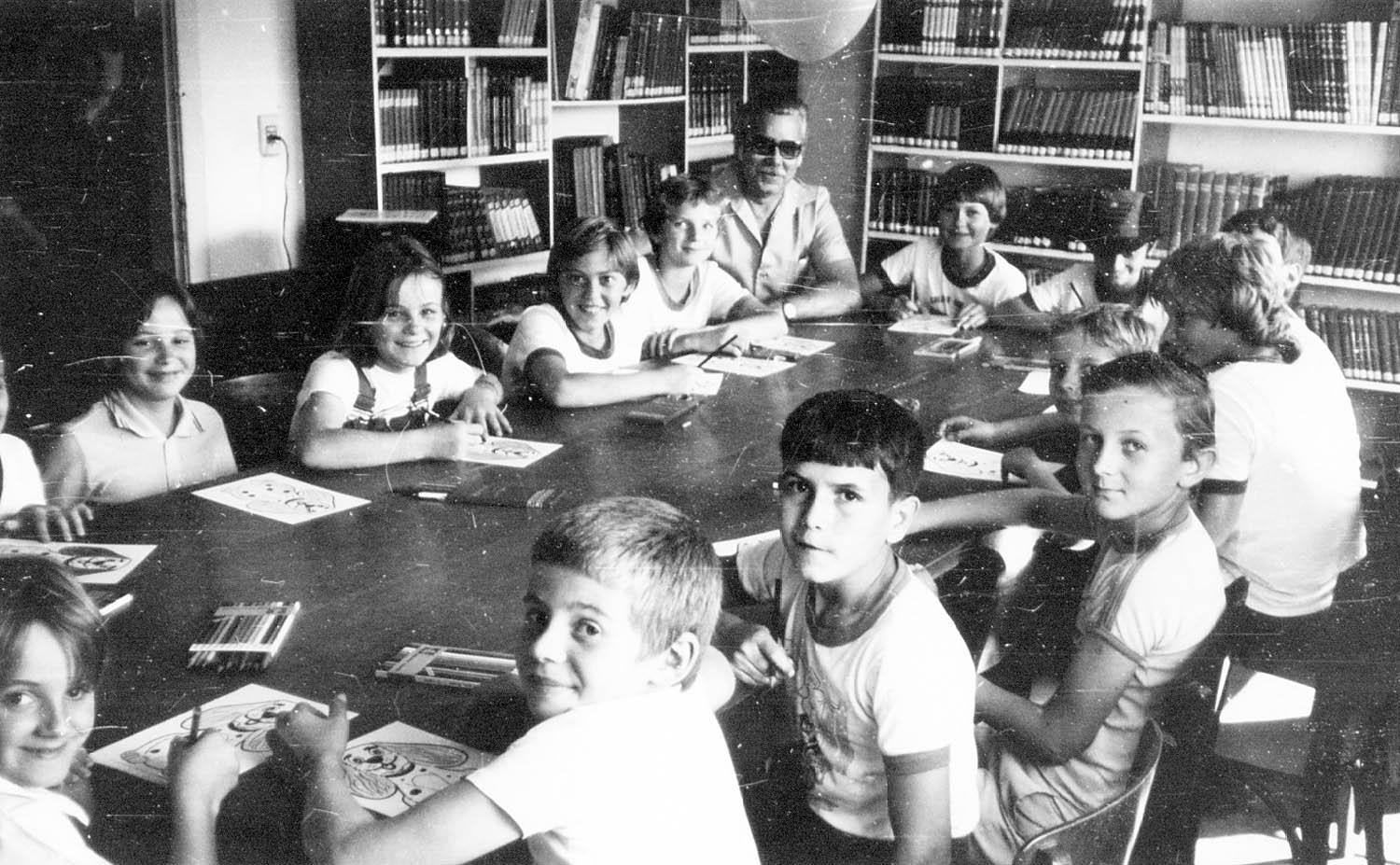 Biblioteca Pública de Rio do Sul comemora 80 anos na Feira do Livro 2024