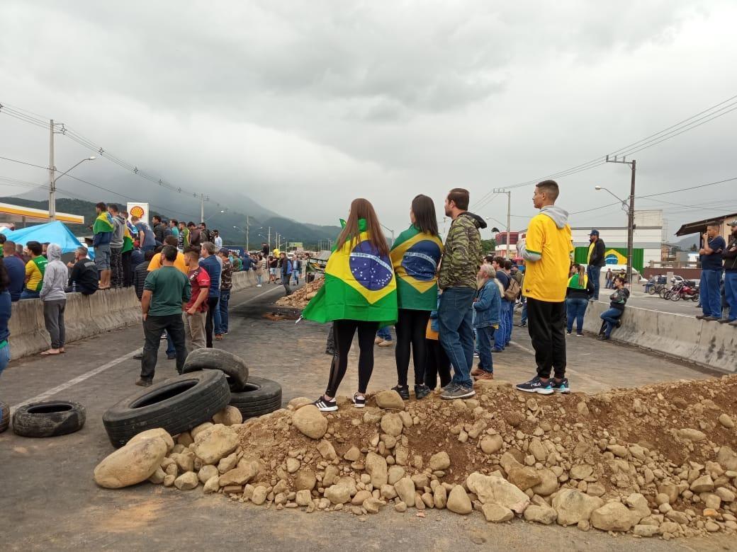 Bloqueio estradas em SC: veja quais são as rodovias do estado onde há manifestações neste momento