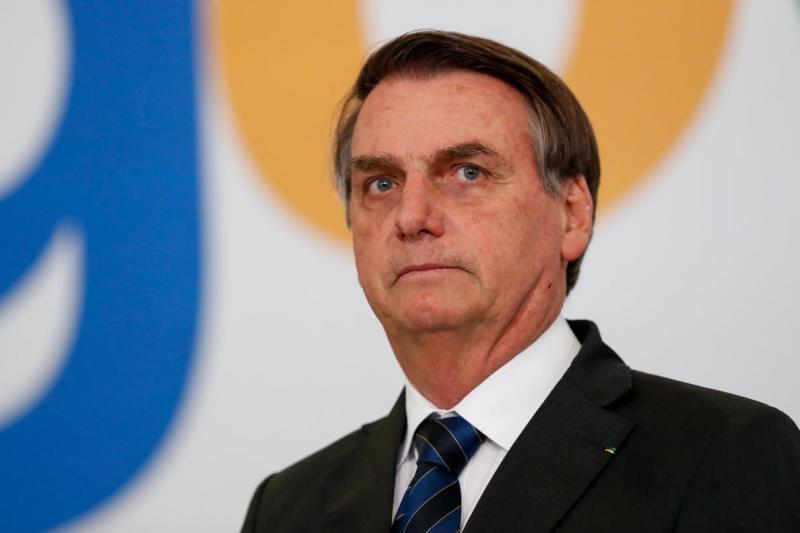 Bolsonaro determina que ministros adotem medidas para combater queimadas 