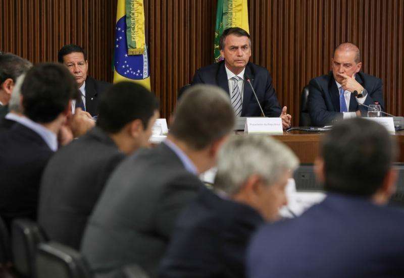 Bolsonaro diz que caixa-preta de órgãos federais começou a ser aberta