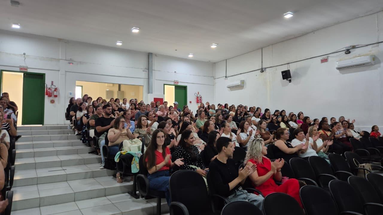 Bom Retiro intensifica capacitação de professores e investe em melhorias estruturais na educação