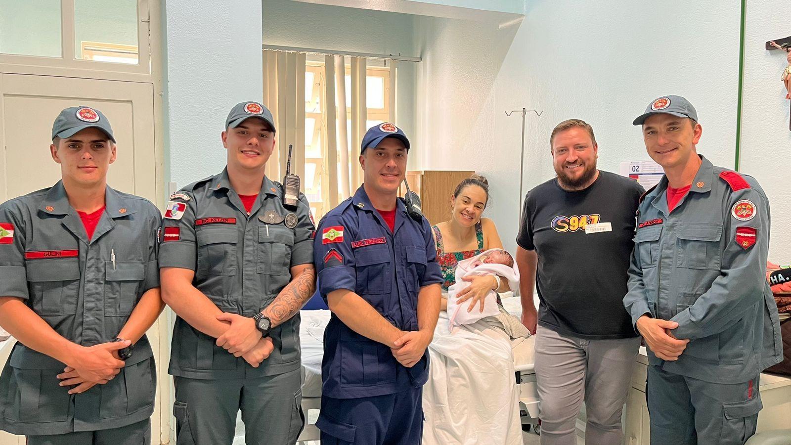 Bombeiros de Ituporanga realizam parto dentro da ambulância