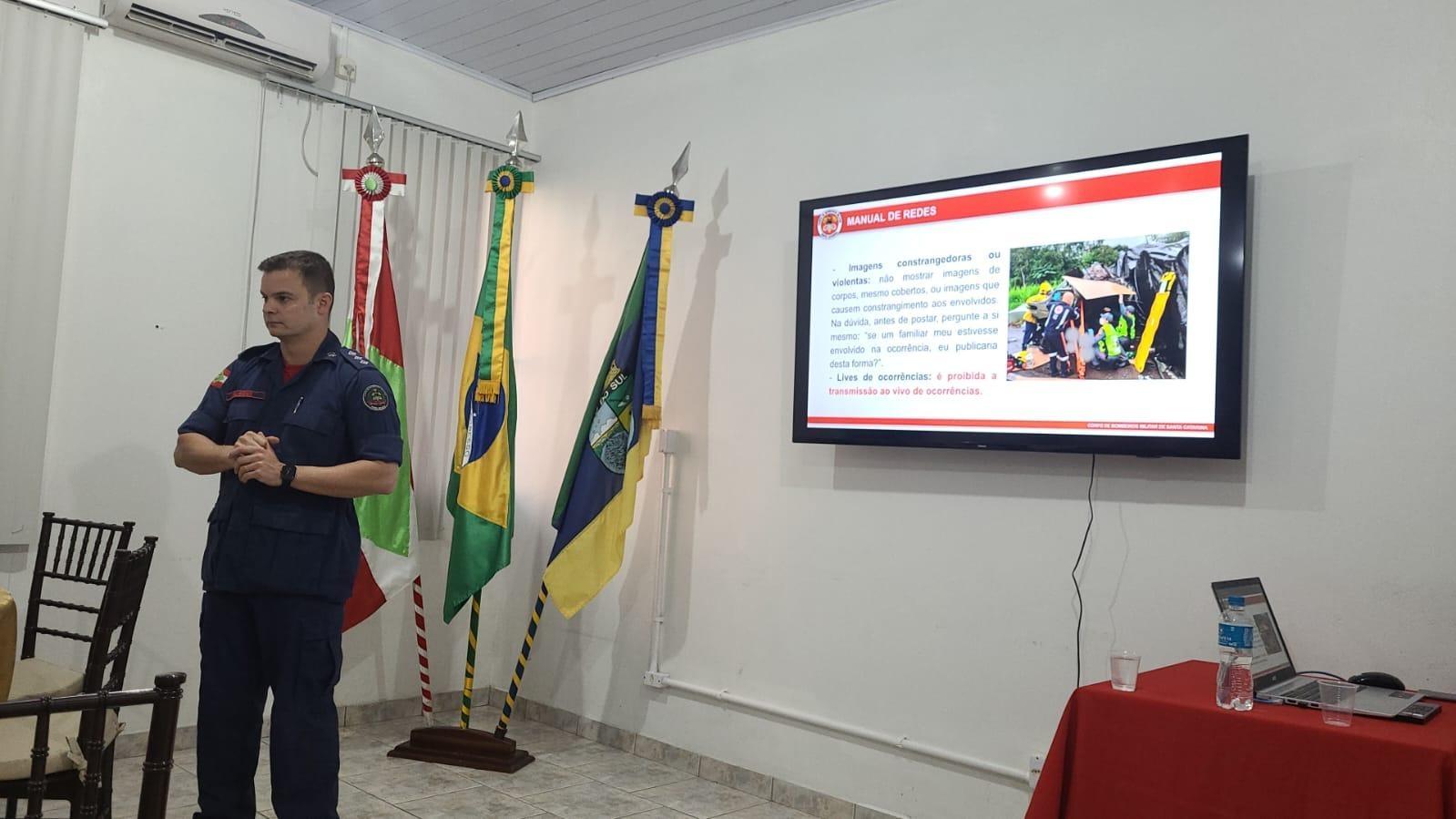 Bombeiros do 15º Batalhão de Rio do Sul e companhias do Corpo de Bombeiros da região realizam Café com a Imprensa
