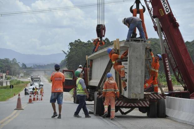 BR-470 terá interdições para colocação de vigas até quarta-feira, em Ilhota 