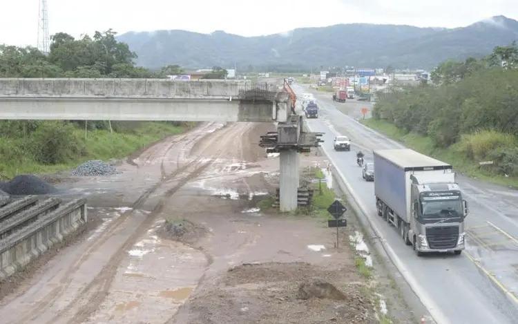 BR-470 terá restrição de tráfego nesta sexta-feira (16) para detonação de rochas 