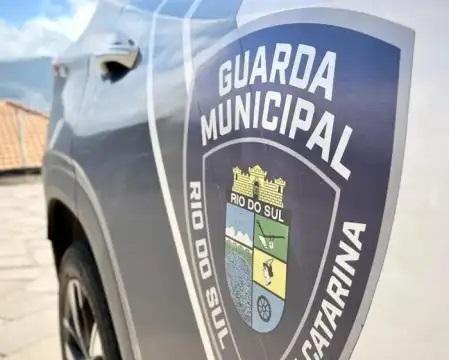 Briga em comércio por causa de uma camisa de time termina na delegacia