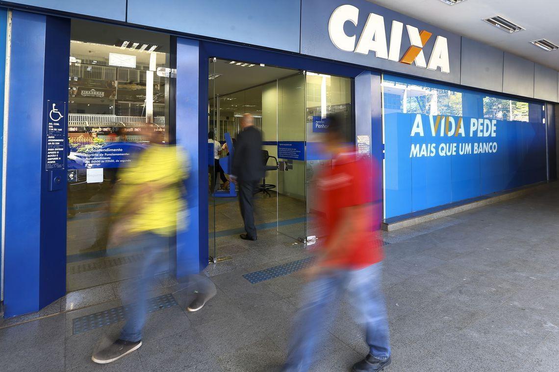 Caixa paga até R$ 500 do FGTS para parte dos correntistas nesta quarta