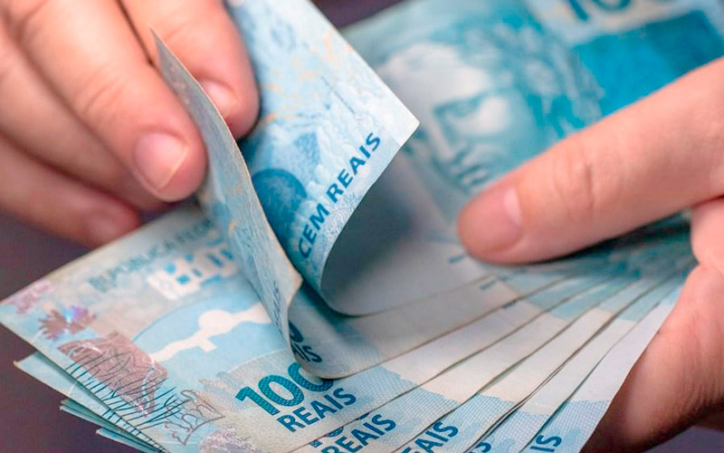 Câmara aprova MP que eleva salário mínimo; veja novo valor