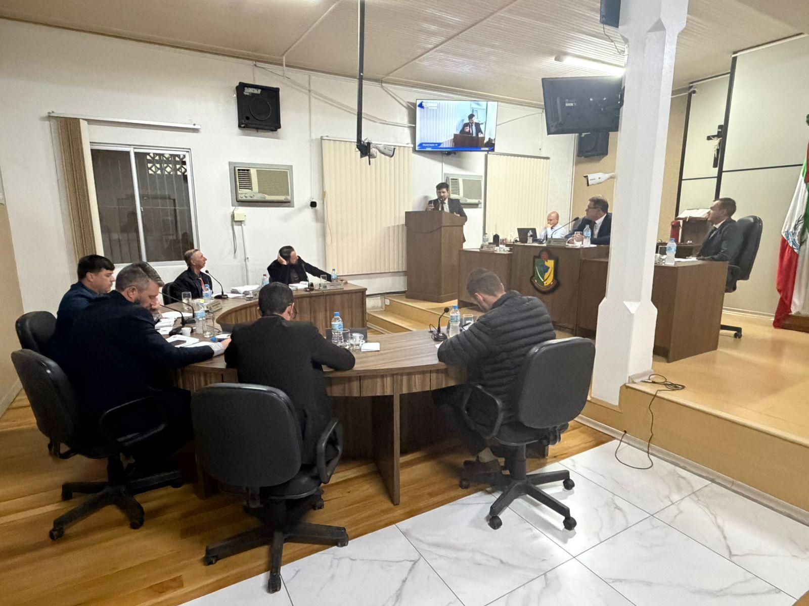 Câmara de Bom Retiro cobra explicações sobre horas extras e lista de comissionados