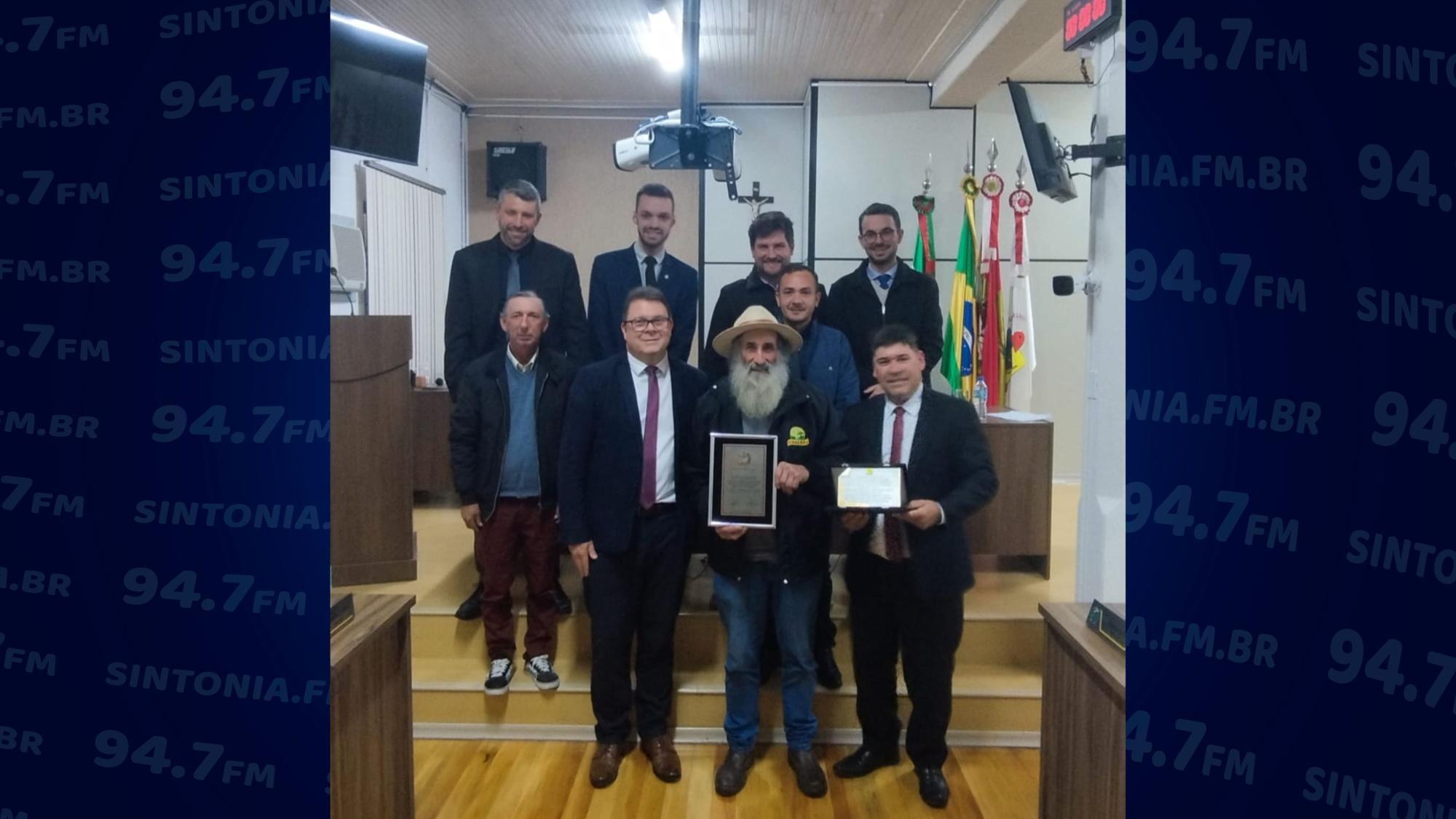 Câmara de Bom Retiro homenageia Agenor Scarabelot em sessão ordinária