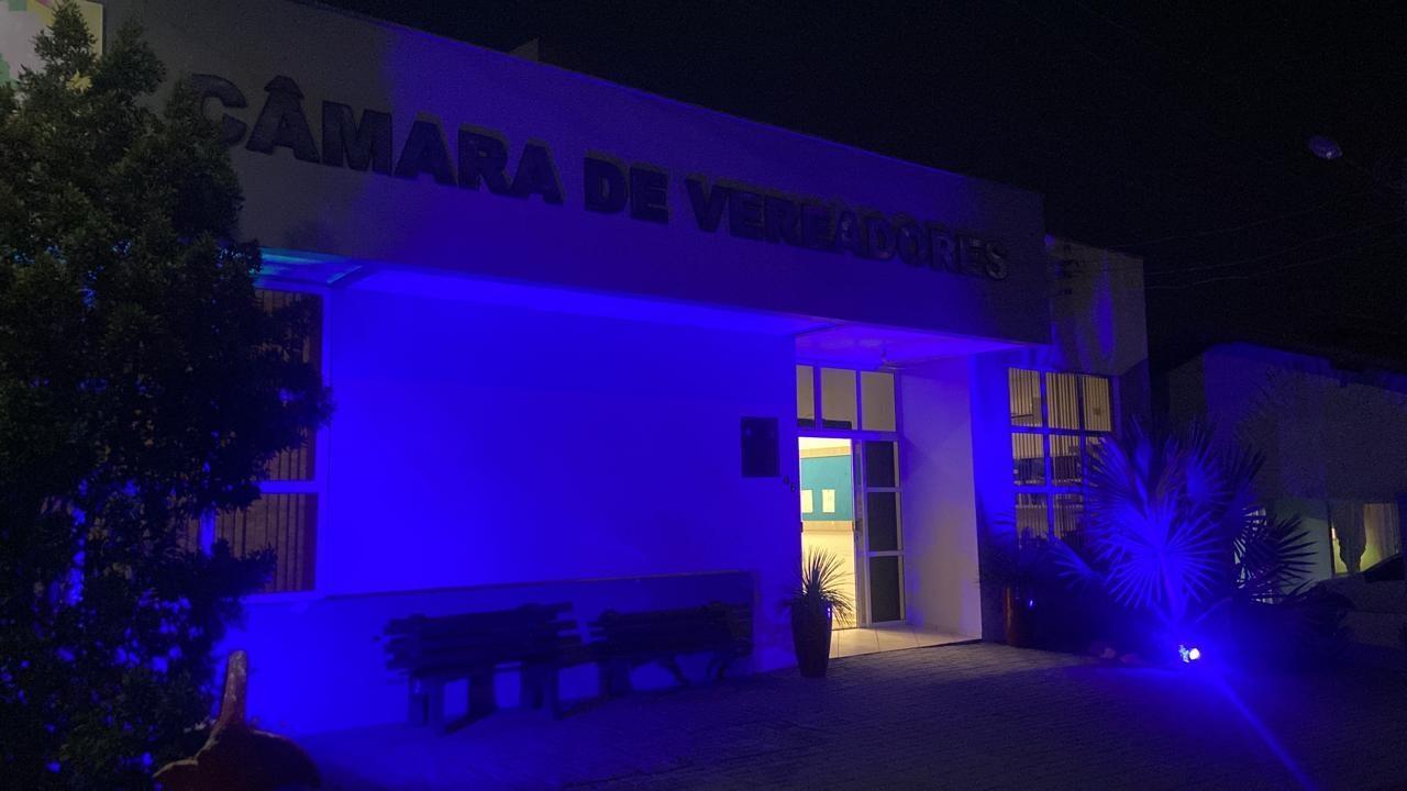 Câmara de Vereadores de Aurora homenageia autistas