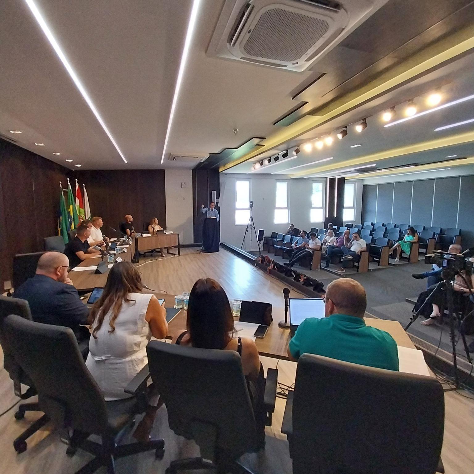 Câmara de Vereadores de Rio do Sul encerra coquetéis em solenidades oficiais