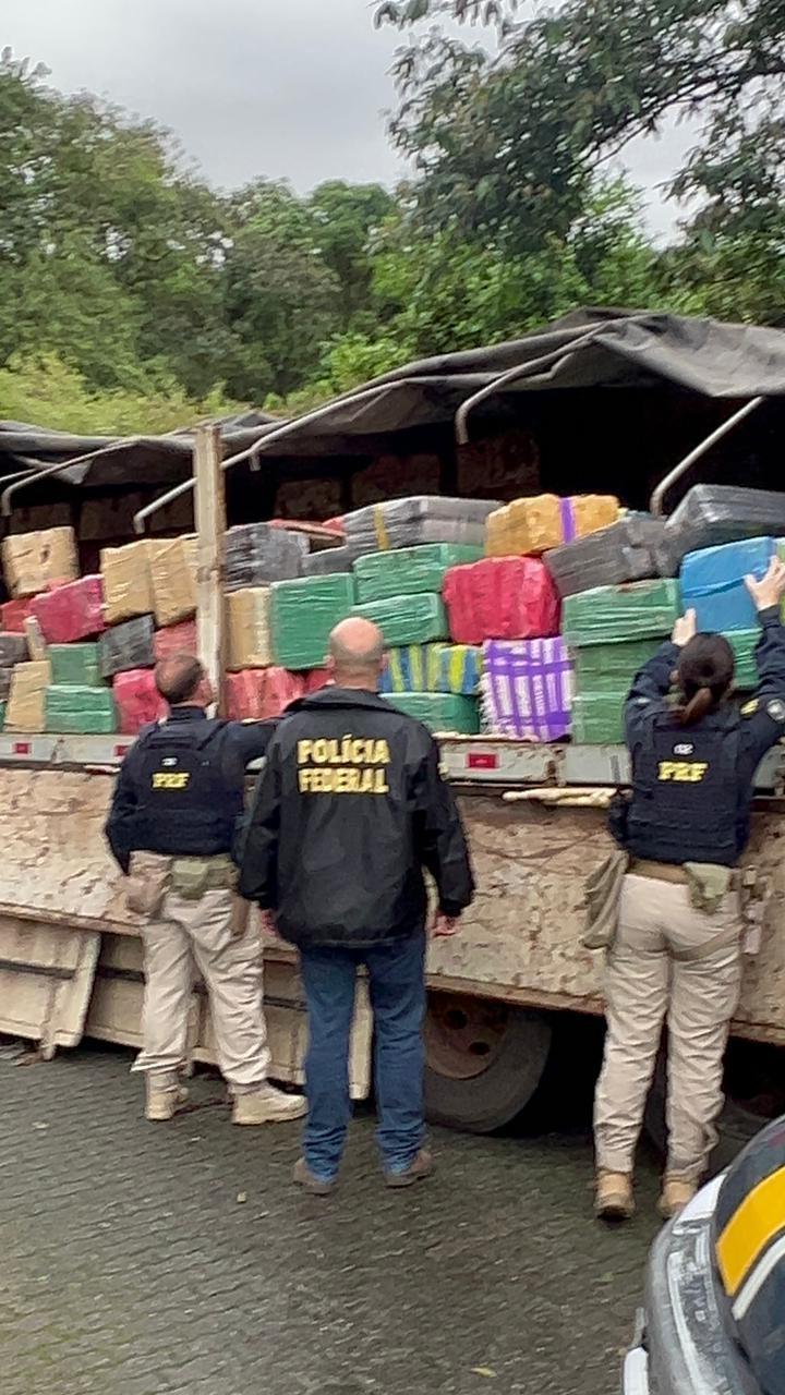  Caminhoneiro é preso em SC com carga de drogas avaliada em R$ 15 milhões