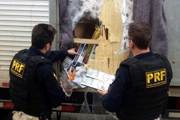 Carga de 350 mil maços de cigarros contrabandeados é apreendida em SC