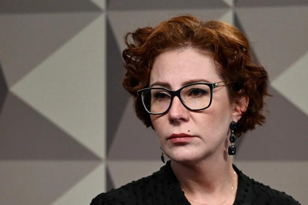 Carla Zambelli renuncia ao mandato neste domingo