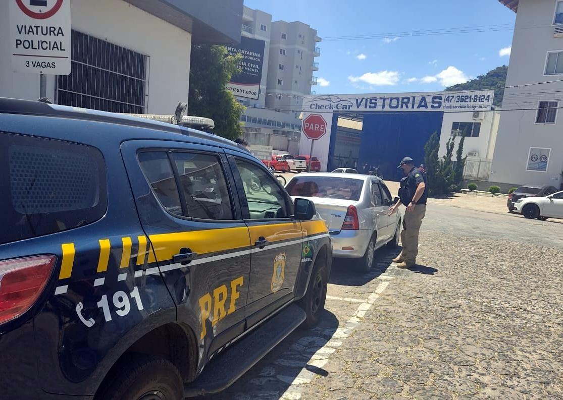 Carro furtado em Indaial é recuperado em Rio do Sul