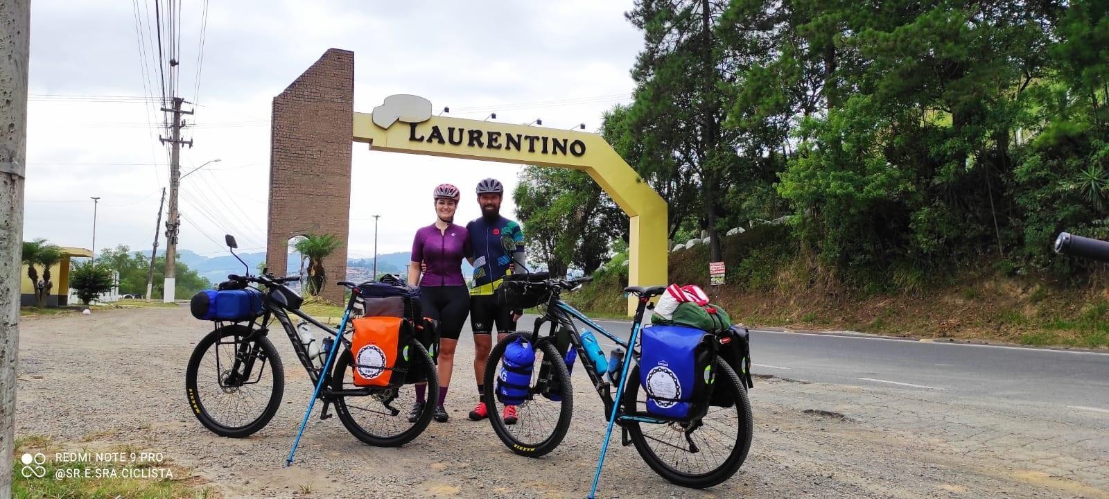 Casal do Alto Vale vai percorrer a América Latina de bicicleta