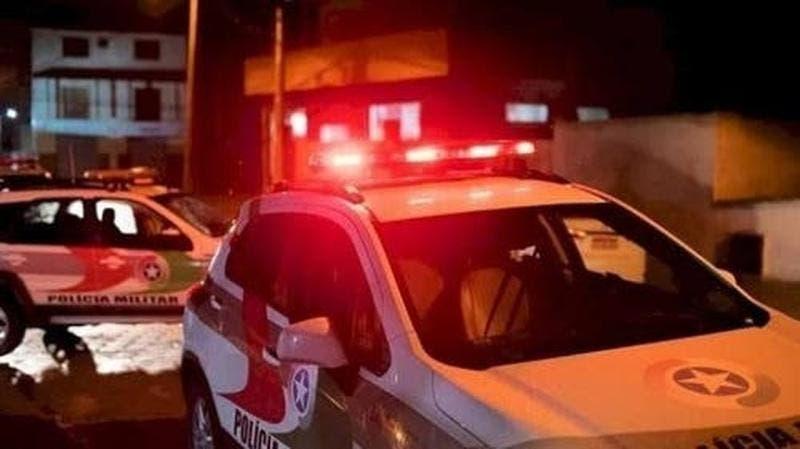 Casal é flagrado com drogas pela Polícia Militar