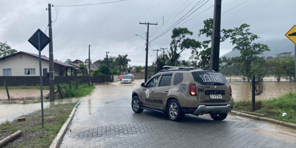 Casal suspeito de matar motorista foi executado a tiros e golpes de facão