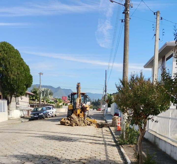 Casan instala reservatórios e adutoras em Petrolândia