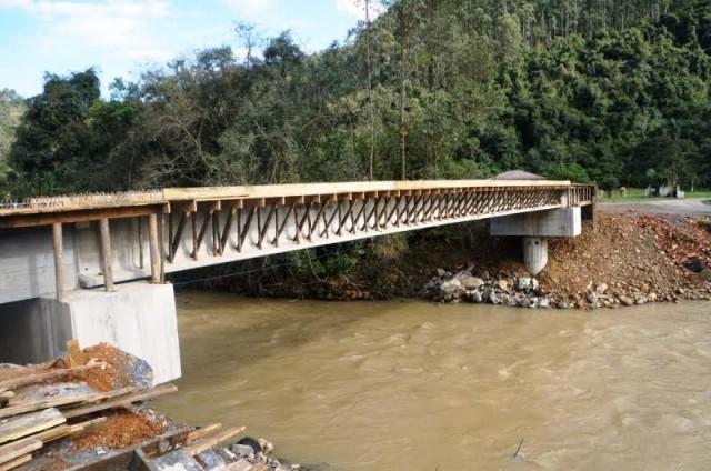 Ponte no Salseiro em Vidal Ramos será concluída em agosto