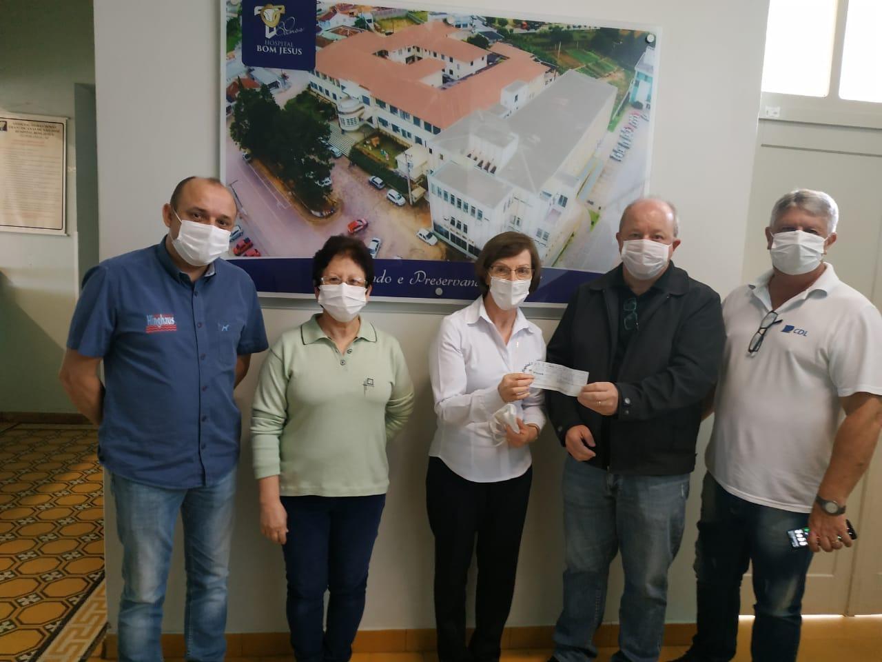 CDL de Ituporanga faz doação de R$ 9 mil para o Hospital Bom Jesus