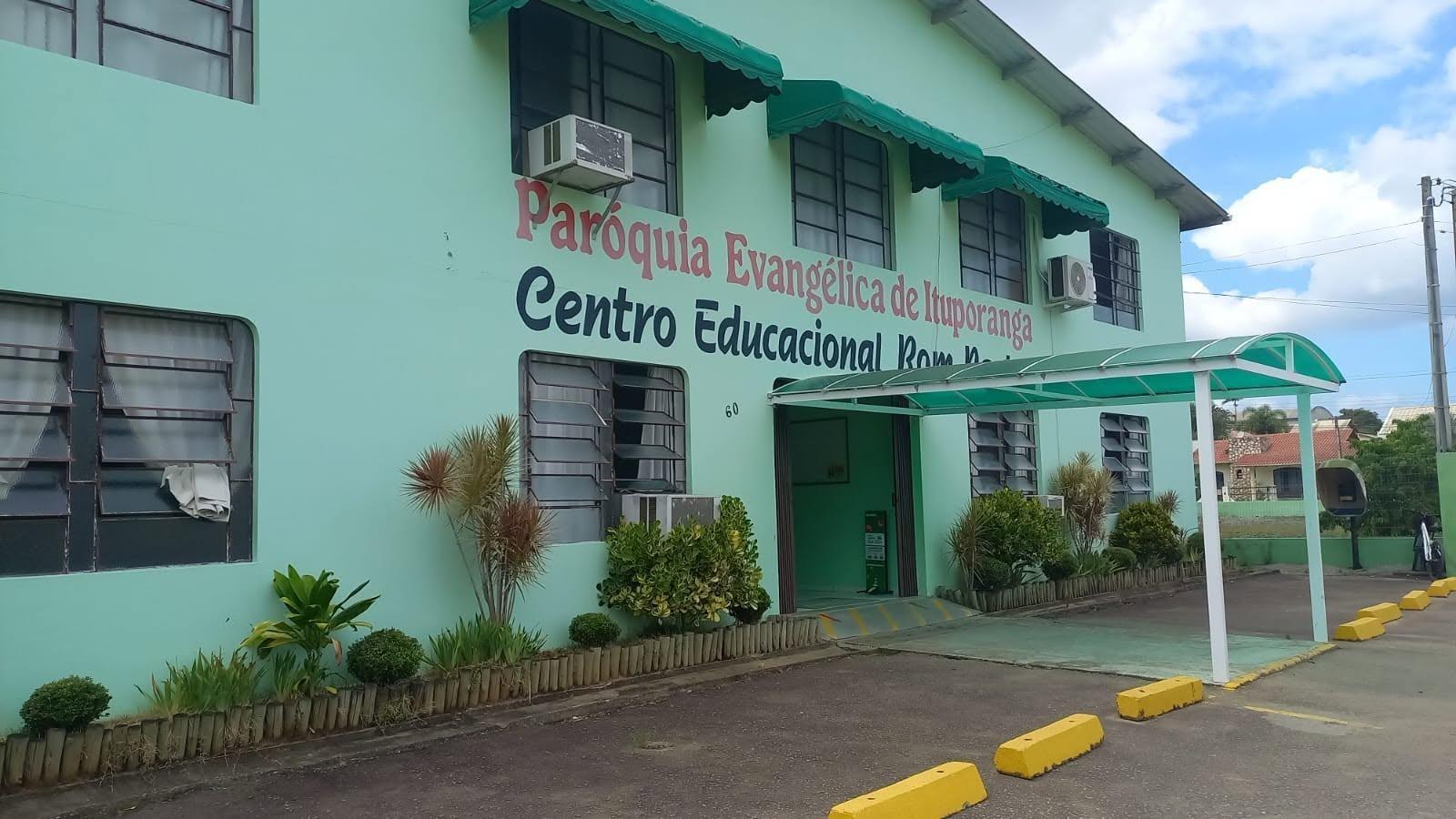 CE Bom Pastor realiza vendas de padaria e tradicional filé com acompanhamentos durante Festibom