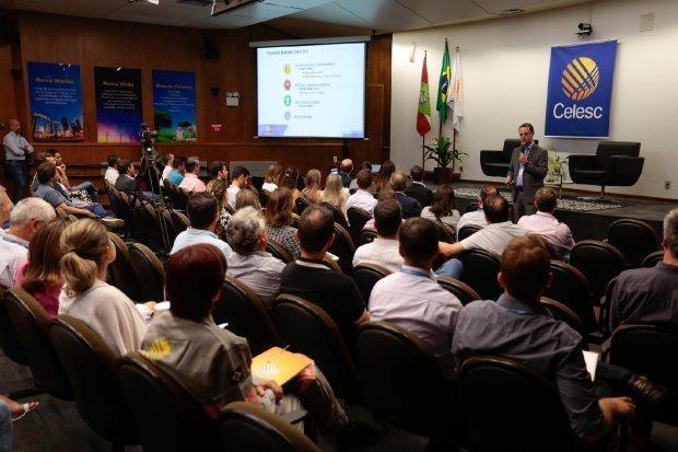 Celesc anuncia R$ 1,2 bilhão em recursos para 2020 