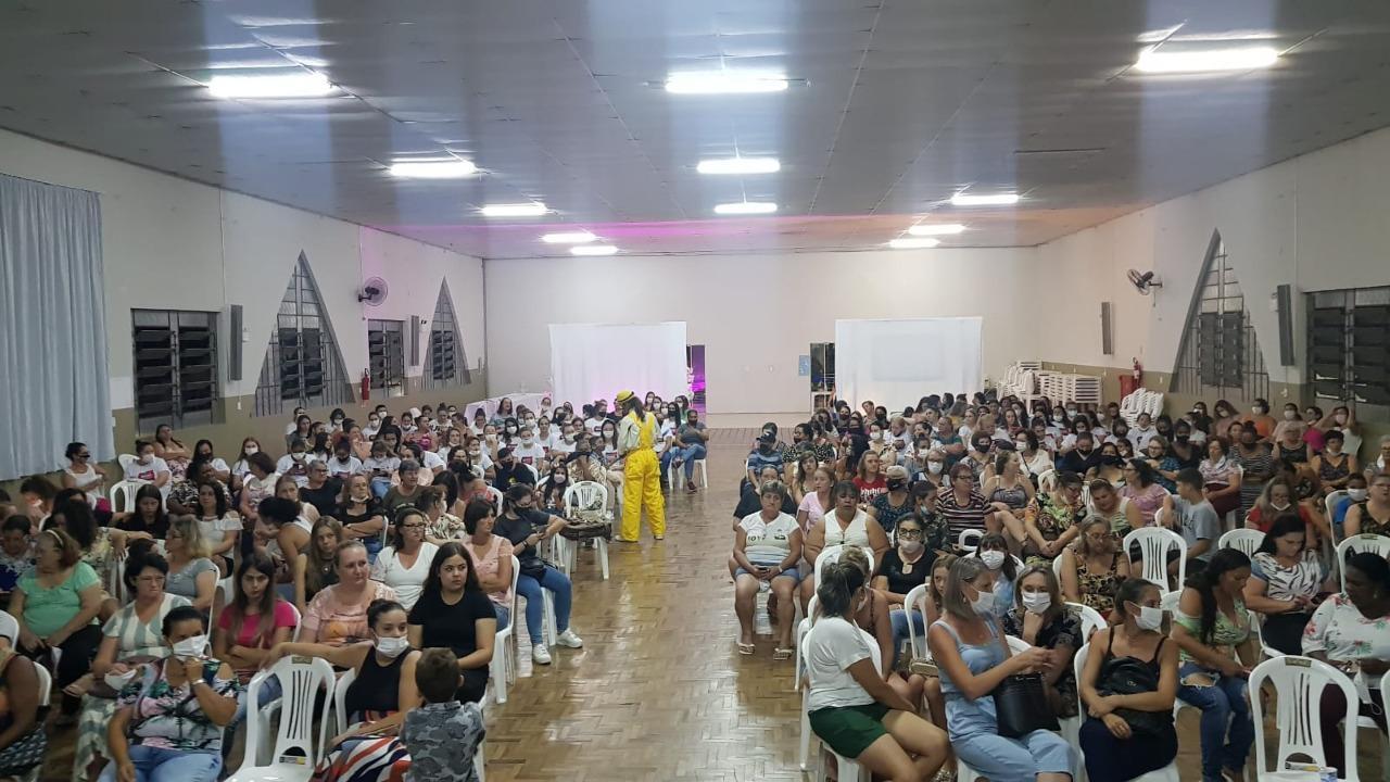Centenas de mulheres participam de evento em homenagem a elas em Ituporanga