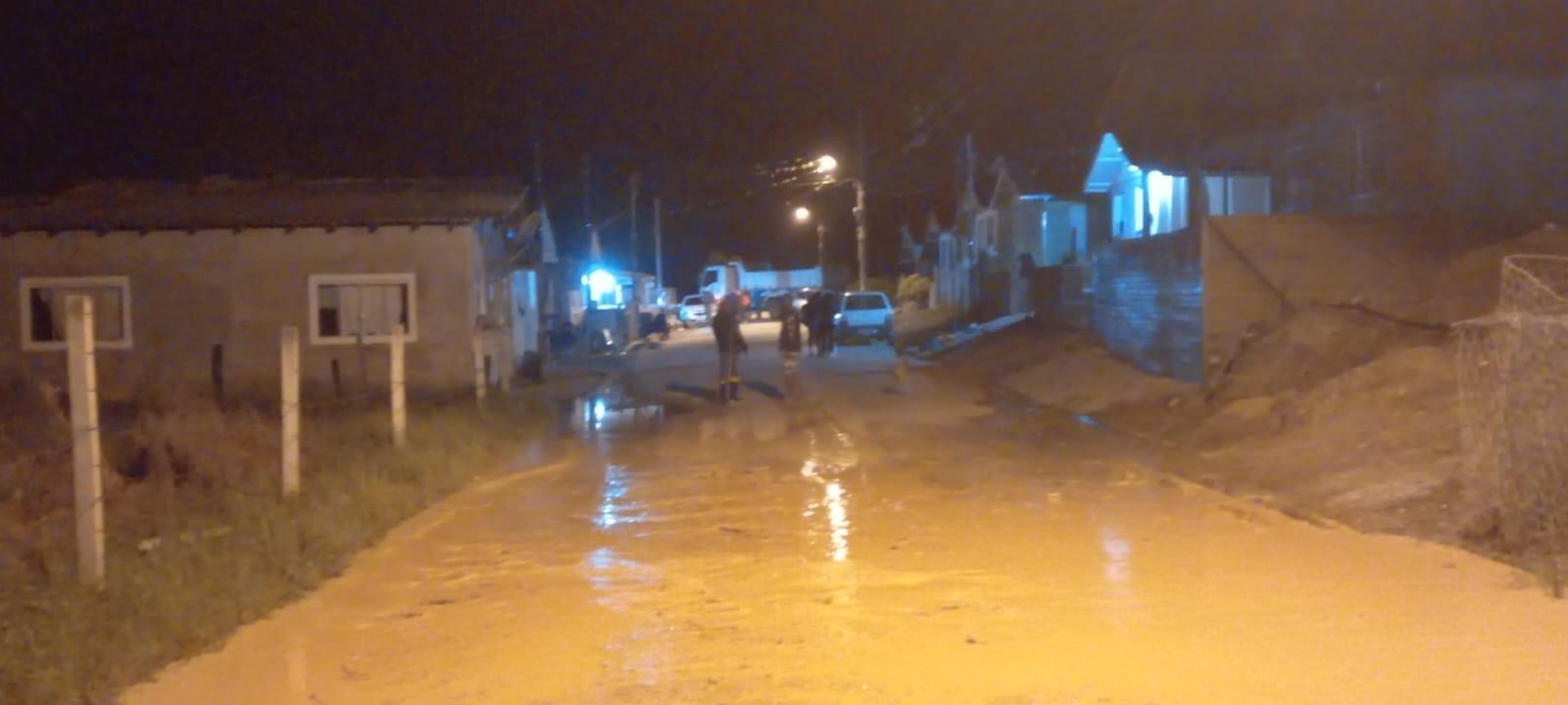Cerca de 15 residências foram evacuadas em Alfredo Wagner após fortes estrondos