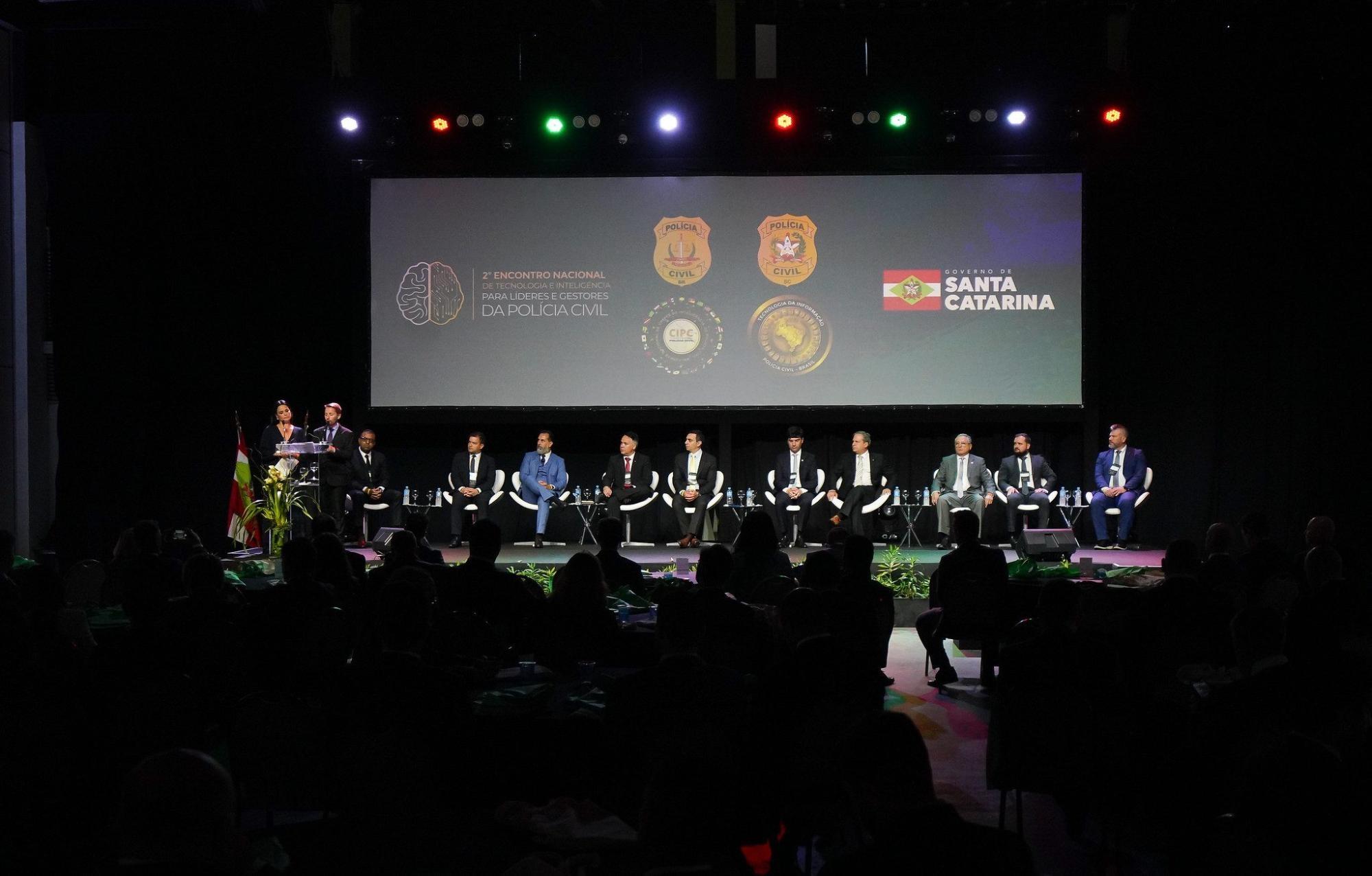 Chefes da Polícia Civil de todo o país debatem inteligência e tecnologia em Santa Catarina