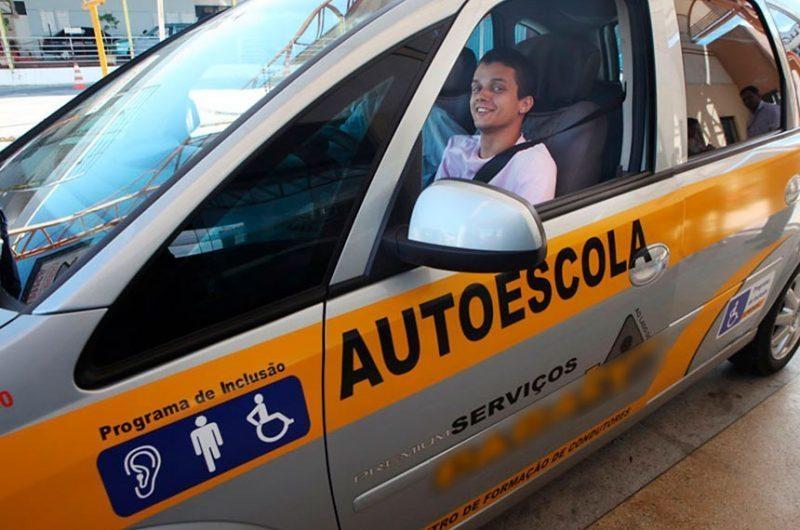 CNH passará a valer por dez anos após sanção de lei por Bolsonaro