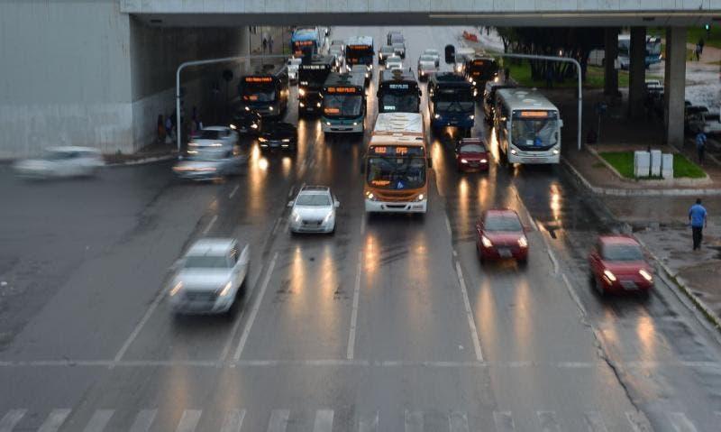 CNH válida por 10 anos e punição menor para excesso de velocidade; Senado aprova alterações no CTBv