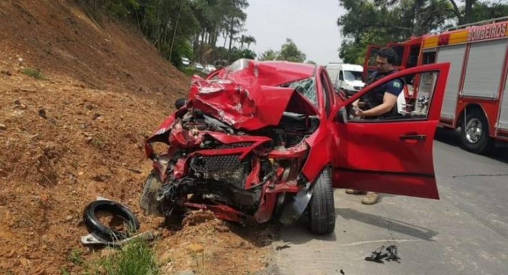 Colisão frontal entre moto e carro deixa dois mortos na BR-470 no Alto Vale do Itajaí