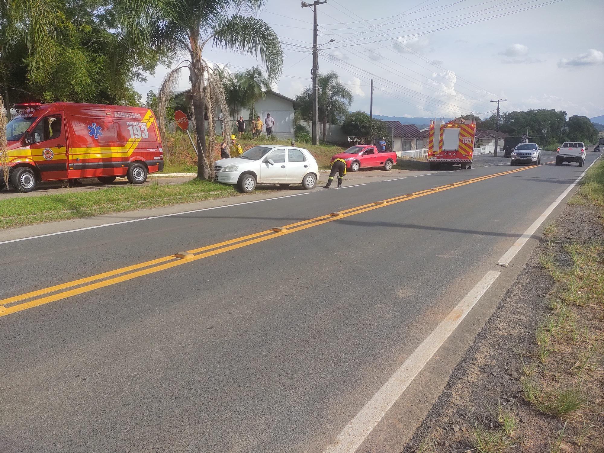 Colisão traseira na SC-110 deixa duas pessoas feridas em Ituporanga