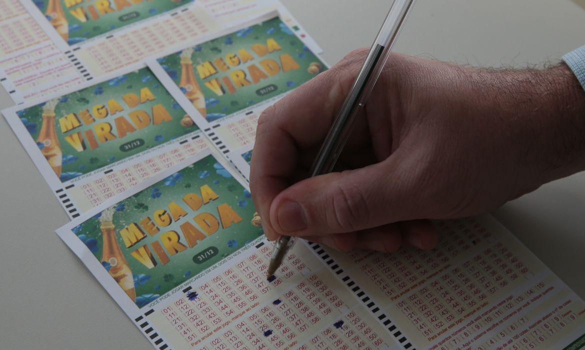 Começam as apostas para a Mega da Virada