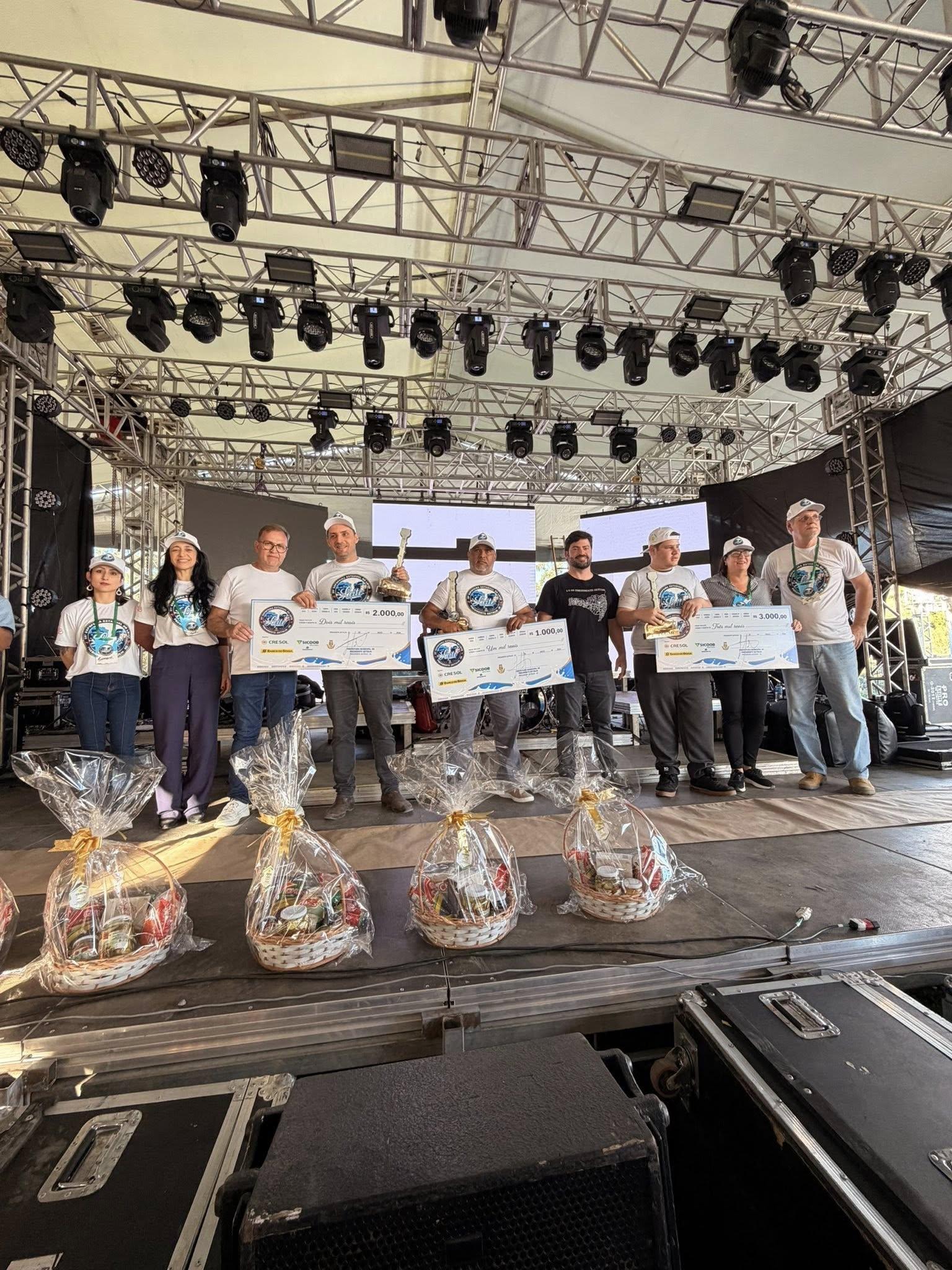 Concurso Nacional de Tomadores de Leite em Metro premia campeão no Alto Vale