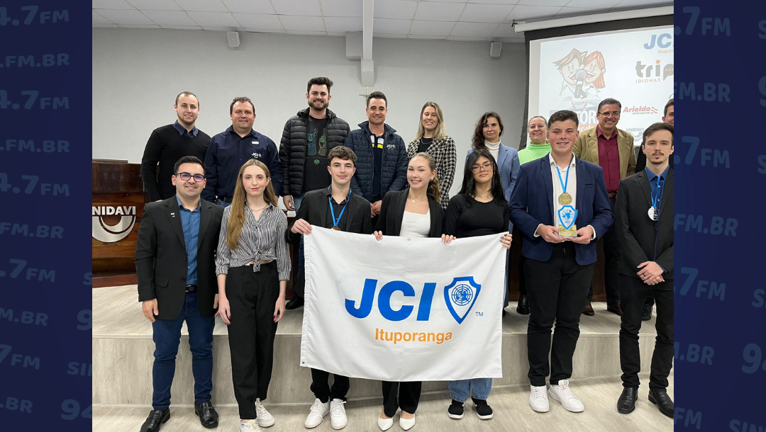 Concurso "Oratória nas Escolas" da JCI de Ituporanga classifica segundo competidor para fase estadual