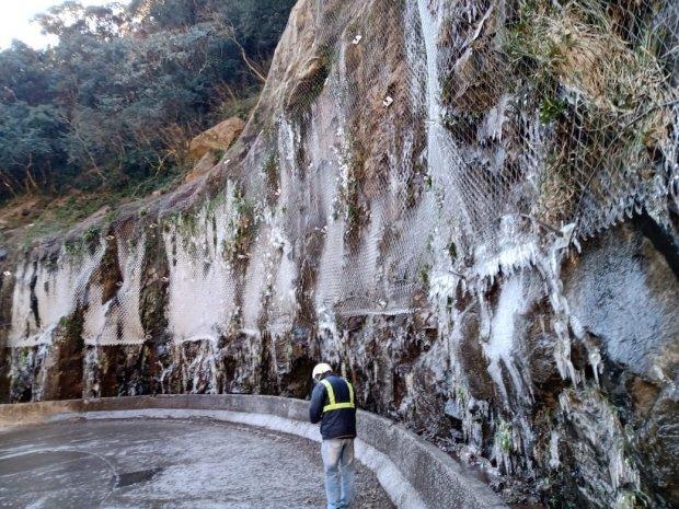 Congelamento da pista fecha tráfego na Serra do Rio do Rastro 
